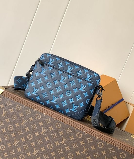 Louis Vuitton LV Trio Messenger Bag Monogram Leather M46604