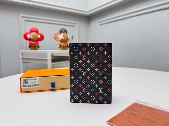 Louis Vuitton LV Monogram Passport Holder M13414