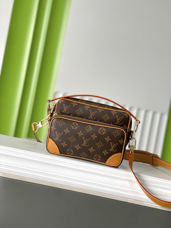Louis Vuitton Nil BD Vintage Messenger Bag M14016