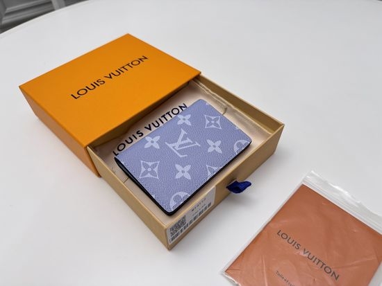 Louis Vuitton LV Monogram Wallet M14112