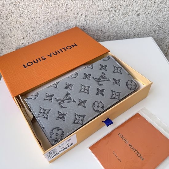 Louis Vuitton LV Brazza Monogram Wallet M81335