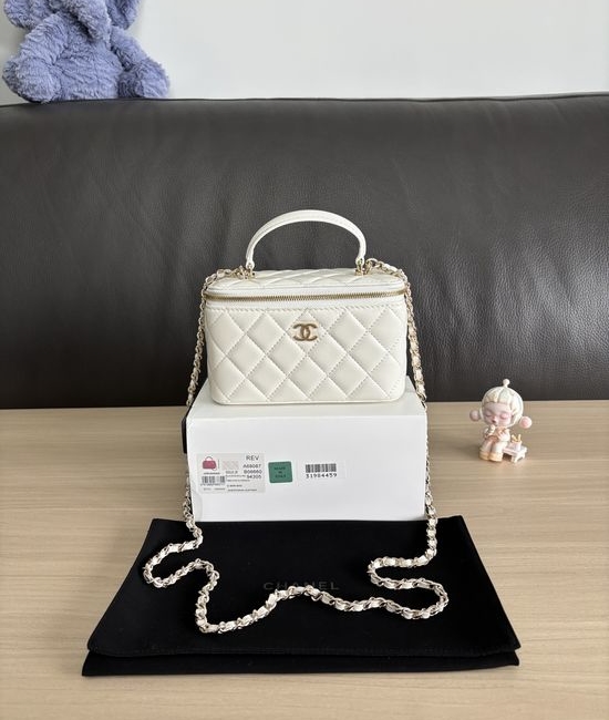 Chanel Classic Vanity Case with Chain A68087