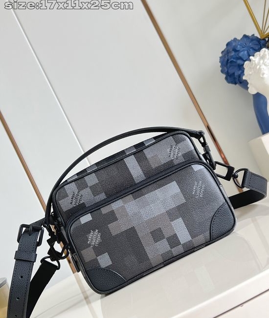 Louis Vuitton LV Nil Messenger Bag M14988