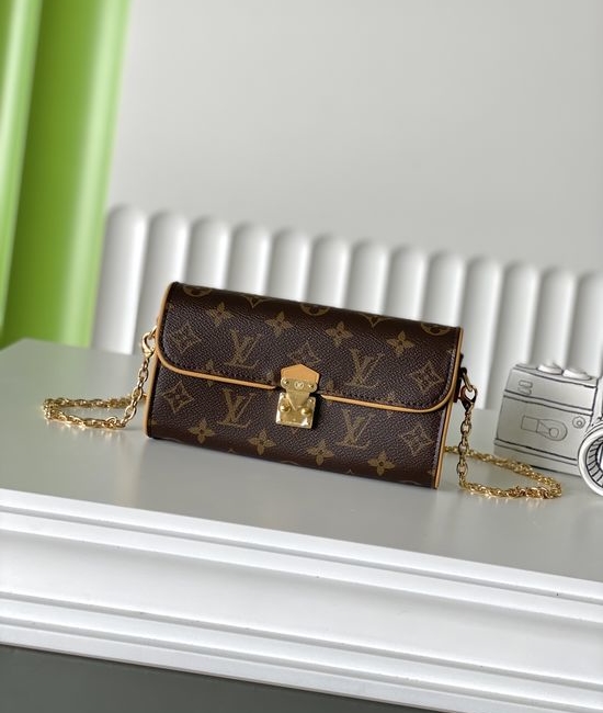 Louis Vuitton LV Pochette Camille Chain Bag M13566
