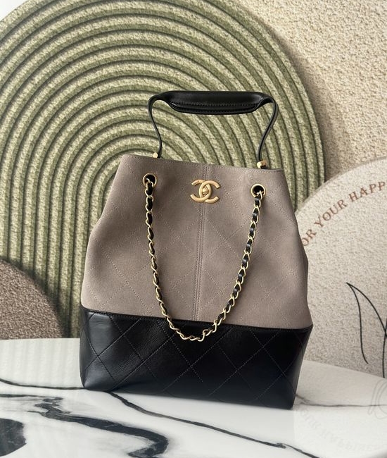 Chanel 25A Metiers d Art Calfskin Handbag 3356