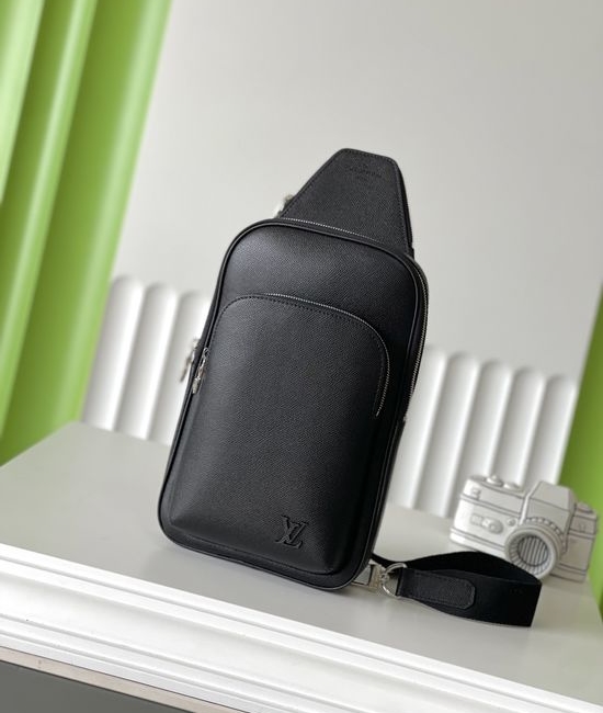 Louis Vuitton LV Shoulder Bag M30863