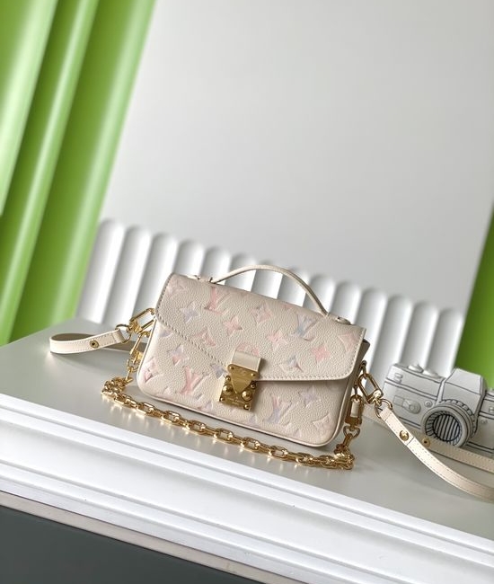 Louis Vuitton LV Pochette Metis Leather M25682
