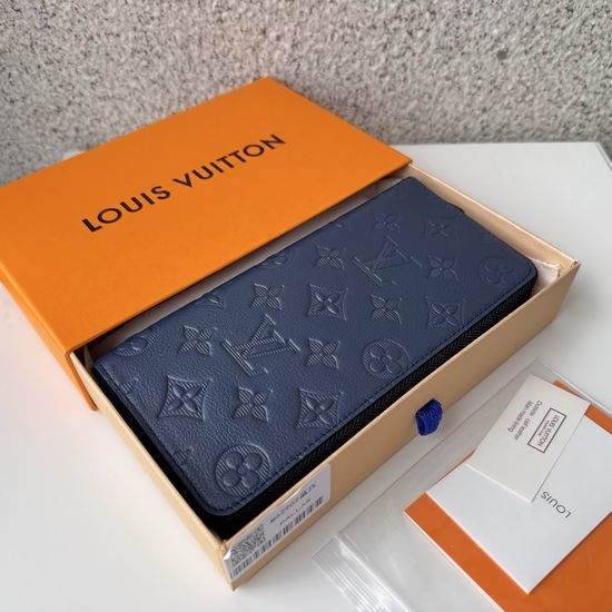 Louis Vuitton LV Zippy Vertical Leather Wallet M62902