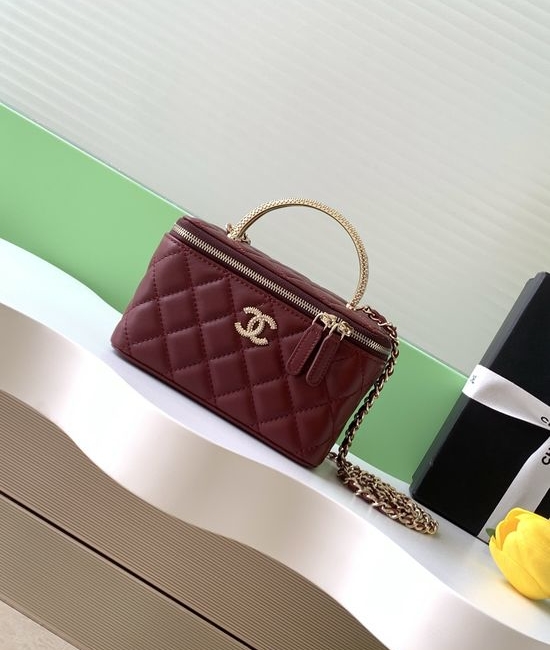 Chanel Vanity Case Lambskin Diamond Logo AP4942