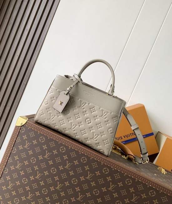 Louis Vuitton LV City Avenue PM Tote Bag M15231