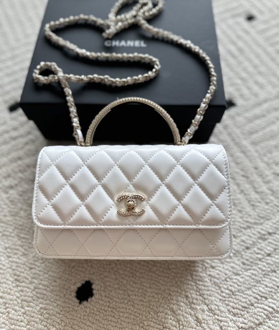Chanel Classic Lambskin Zipper Wallet AP4931