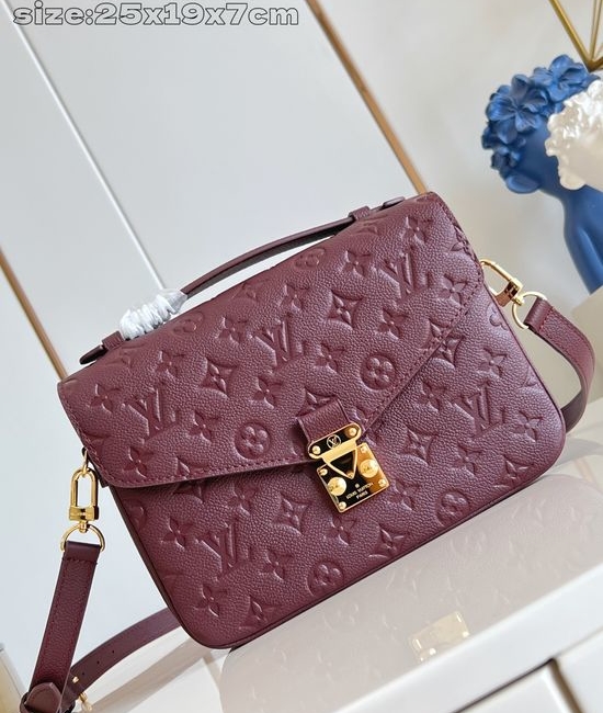 Louis Vuitton LV Pochette Metis Monogram Leather Handbag M41487