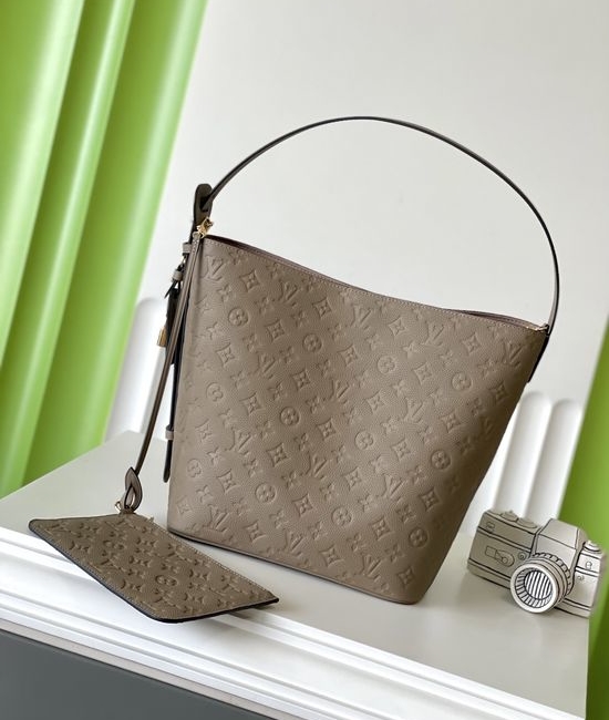 Louis Vuitton LV ALL IN Leather Bucket Bag M25823