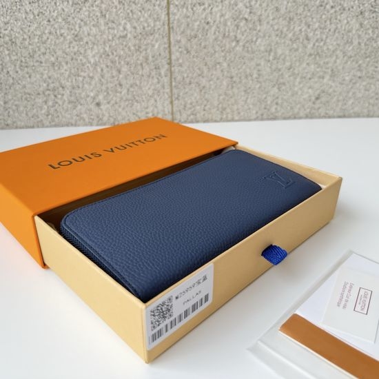 Louis Vuitton LV Horizon Genuine Leather Zip Wallet with 12 Card Slots M25959