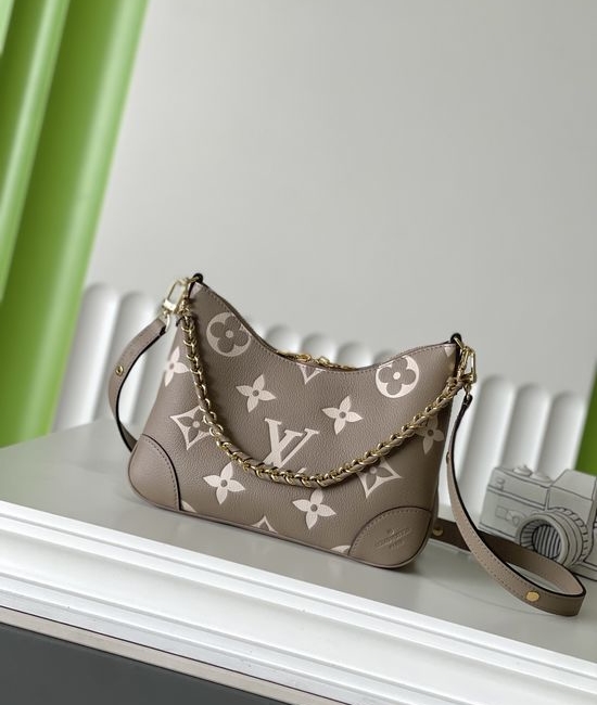 Louis Vuitton LV BOULOGNE Full Leather Croissant Bag M13224