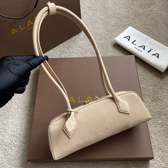 Alaia Le Teckel Shoulder Bag 115486