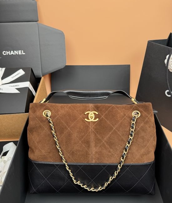 Chanel Medium Quilted Hobo Shopping Bag 5634