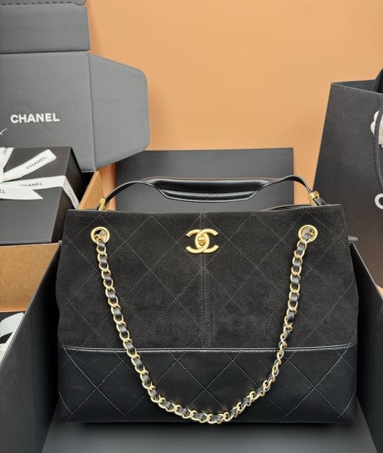 Chanel 25A Hobo Quilted Lambskin Shopping Bag 1144