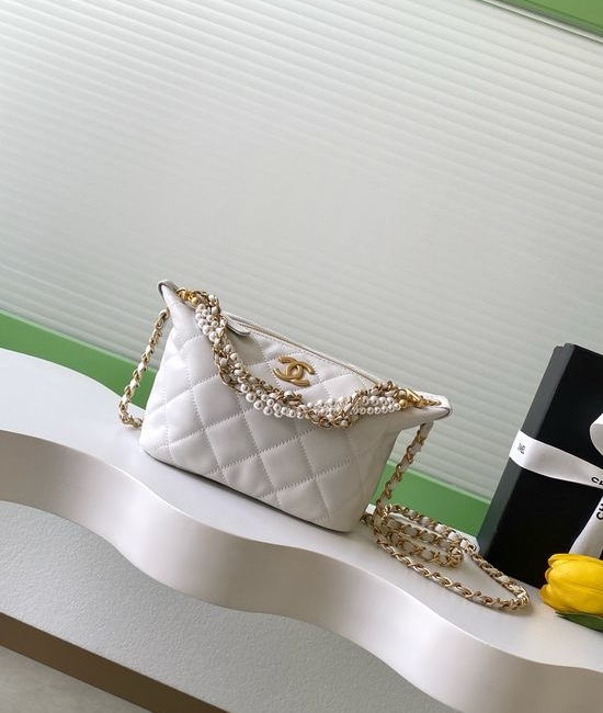 Chanel 26C Pearl Chain Lunch Box Bag AS5898