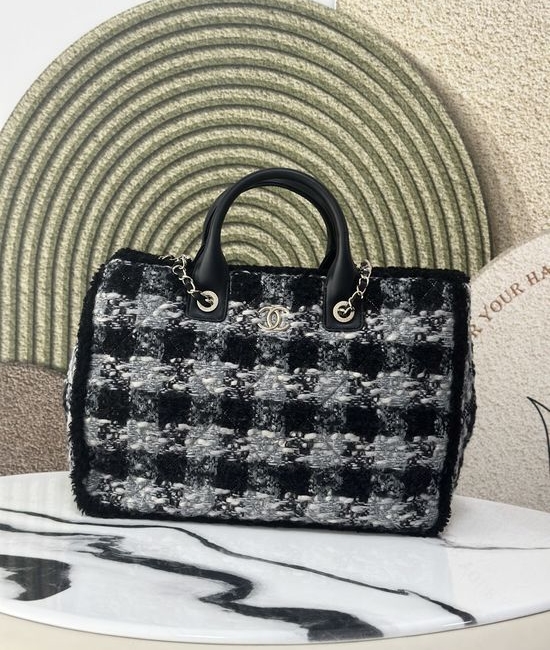 Chanel Coco Neige Plaid Beach Tote 25N