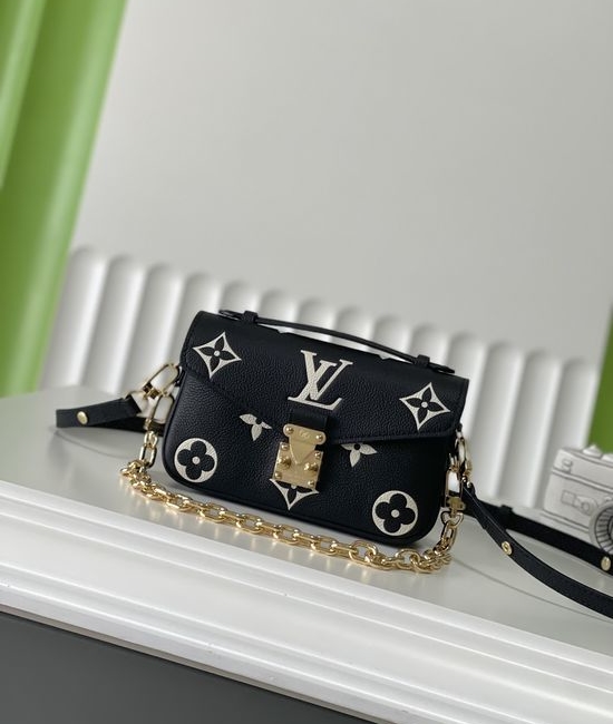 Louis Vuitton LV POCHETTE Full Leather Messenger Bag M46596