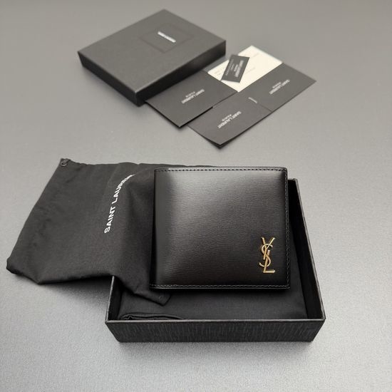 Yves Saint Laurent YSL TINY LE CASSANDRE Leather Wallet 607727