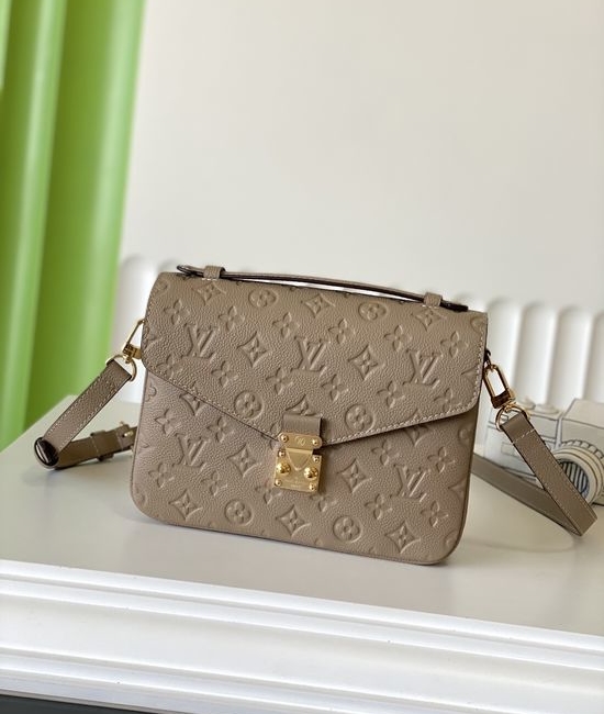 Louis Vuitton LV POCHETTE Full Leather Messenger Bag 8978