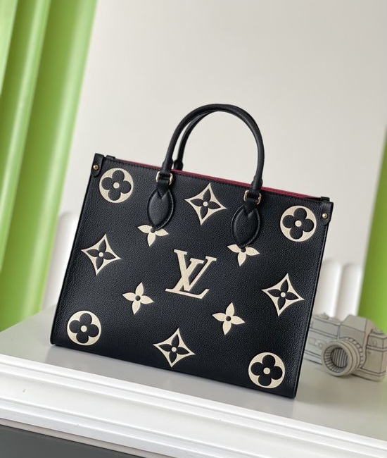 Louis Vuitton LV ONTHEGO Full Leather Square Bag M45495