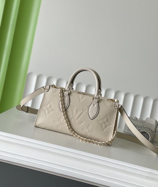 Louis Vuitton LV ONTHEGO Leather Square Bag M23698