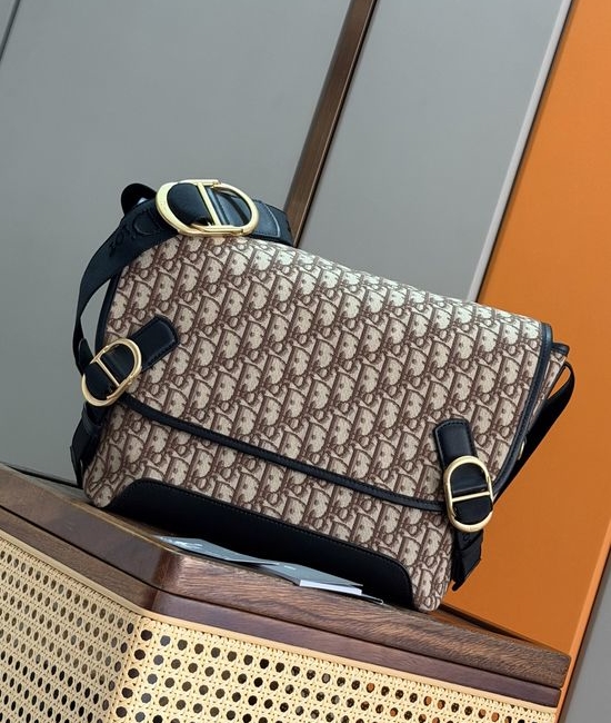 Christian Dior CD Jett Messenger Bag 93975