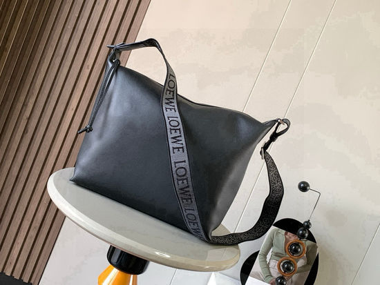 Loewe Cubi Large Capacity Leather Crossbody 9010