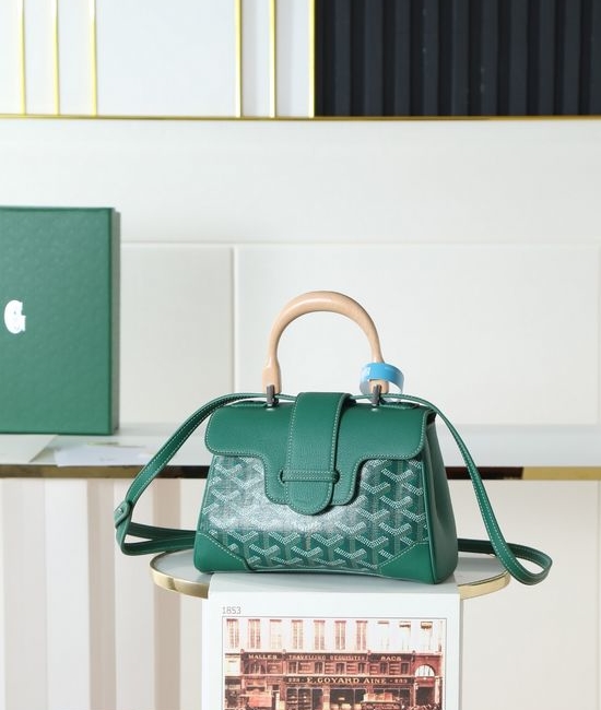 Goyard Saigon Classic Crossbody Bag 8005