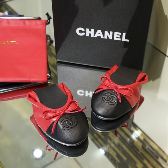 Chanel Elegant Foldable Ballet Flats with Ribbon