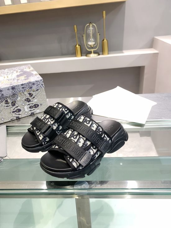 Christian Dior Comfortable Thick Sole Platform Slides for Daily Wear