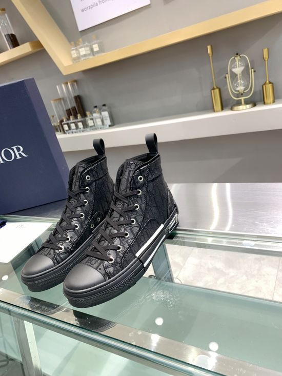 Christian Dior Matte Pearl Flash Couple s Sneakers