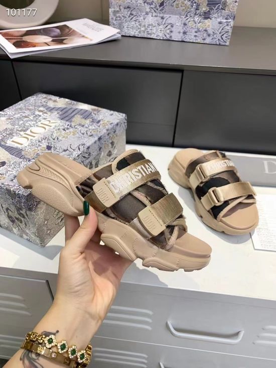 Christian Dior Lightweight Thick Sole Platform Slides for Streetwear