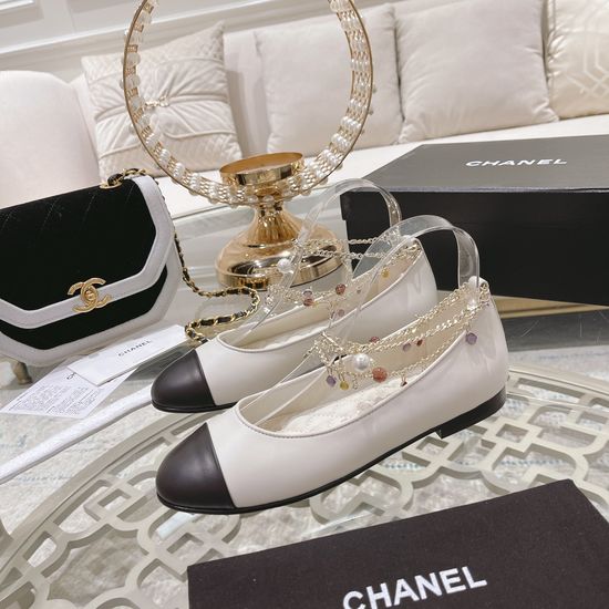Chanel Ballet Flats with Delicate Chain Decor Soft