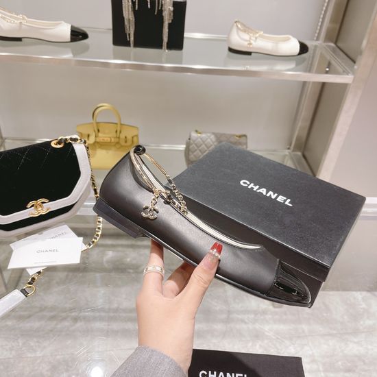 Chanel Elegant Ballet Flats with Decorative Chain