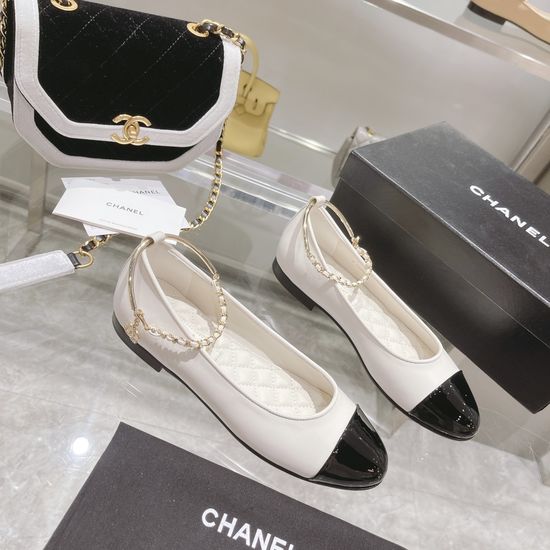 Chanel Elegant Ballet Flats with Decorative Chain