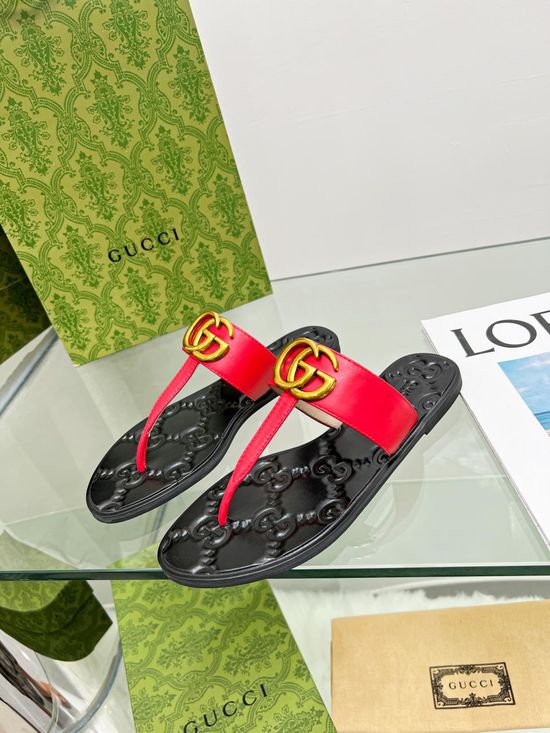 Gucci Cowhide Upper Flip Flops with Wear Resistant Soles
