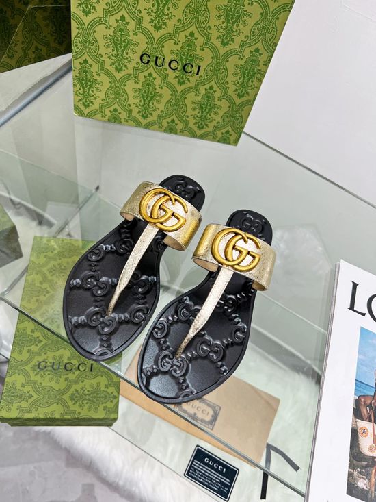 Gucci Cowhide Upper Flip Flops with Wear Resistant Soles