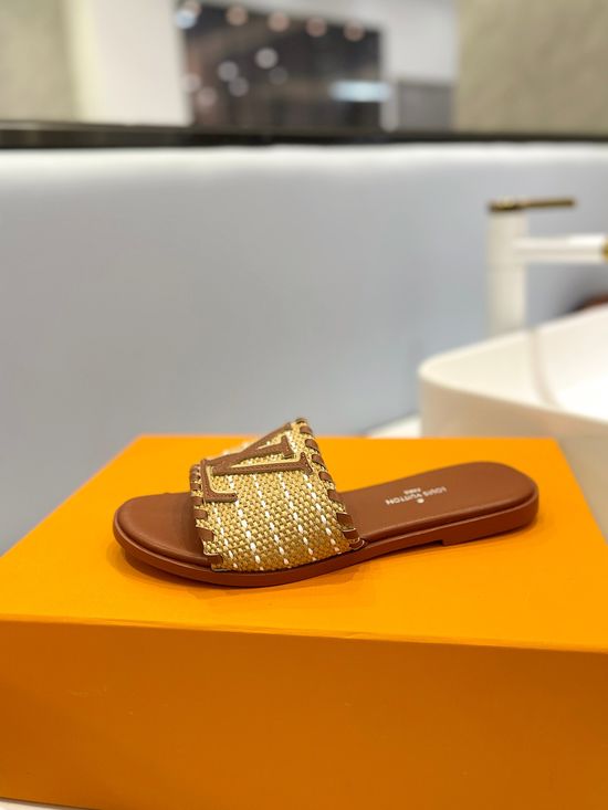 Louis Vuitton Low Heel Leather Thong Sandals With Metal Accent