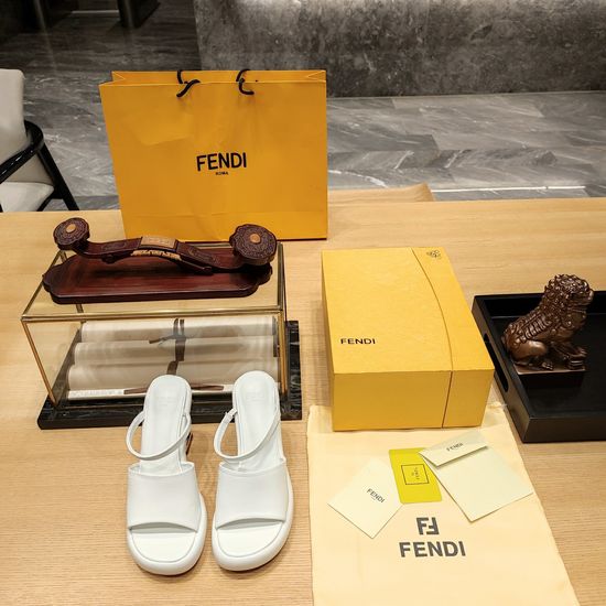 Fendi Premium Leather Upper Elegant Block Heel Fashion Sandals