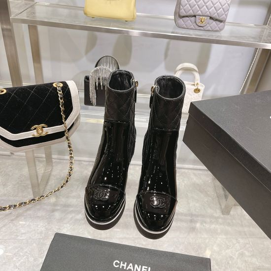 Chanel Soft Wrinkled Patent Leather Comfortable Loafers
