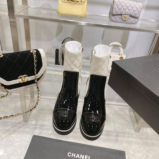 Chanel Soft Wrinkled Patent Leather Comfortable Loafers