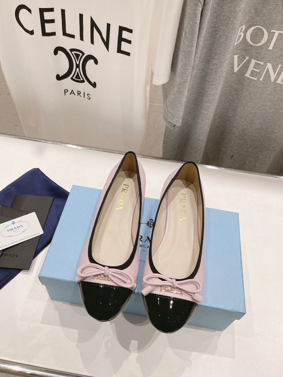 Prada Classic Soft Leather Comfortable Mary Jane Flat Shoes
