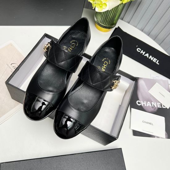 Chanel Vintage Shiny Leather Low Heel Oxford Dress Shoes