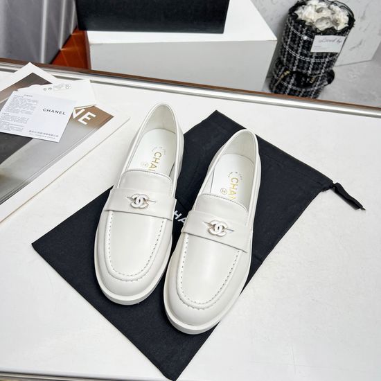 Chanel Elegant Metallic Buckle Leather Loafers Comfortable Daily Wear