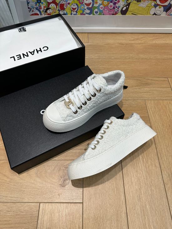 Chanel Classic Embroidered Upper Casual Comfortable Sneakers