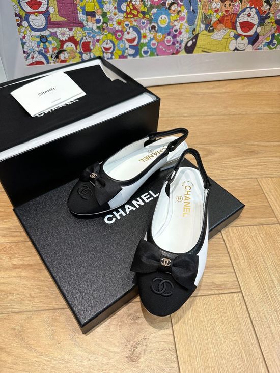 Chanel Soft Pearl Decorated Comfortable Leather Casual Flats